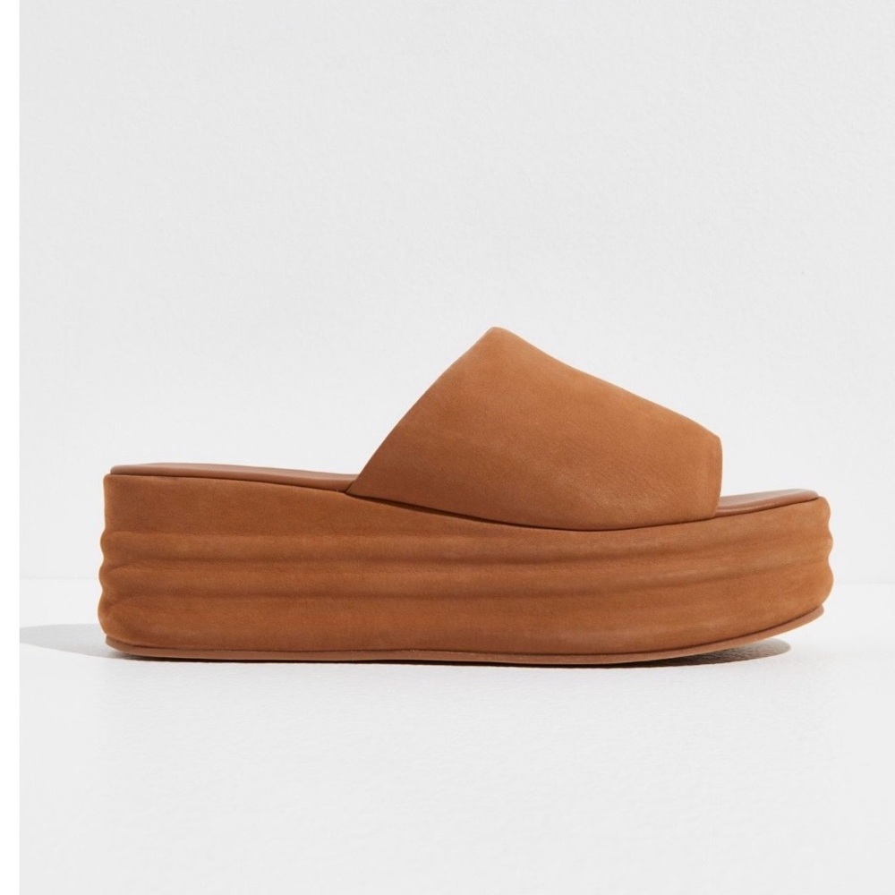 FREE PEOPLE Harbor Flatform Sandals in Tan size 37
